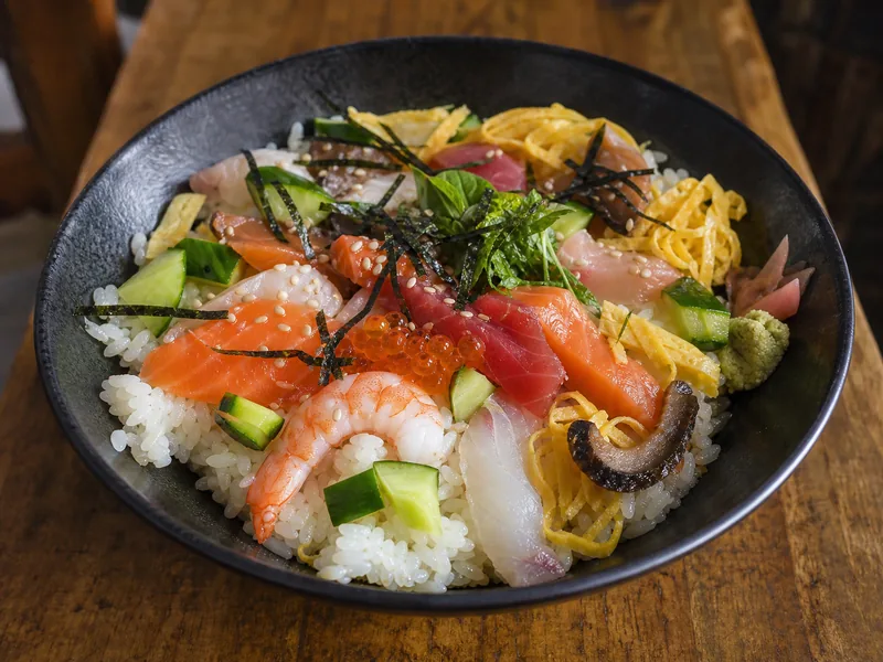 Danie Chirashi Sushi