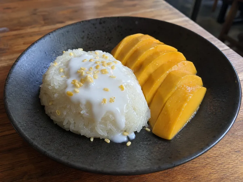 Danie Khao Niew Mamuang
