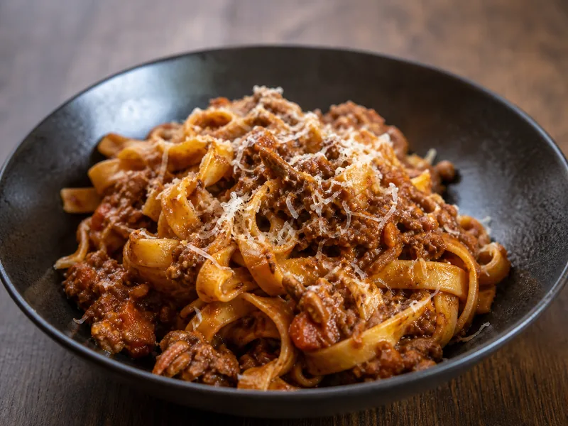 Danie Pasta al Ragu